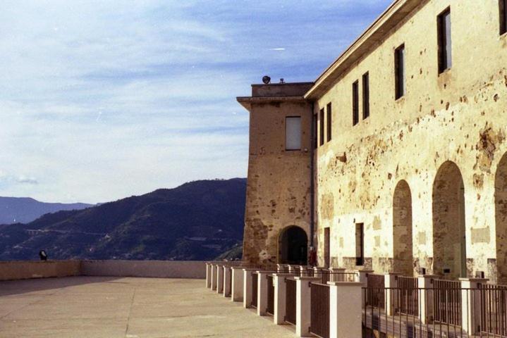 Casa Luna Ventimiglia Luaran gambar